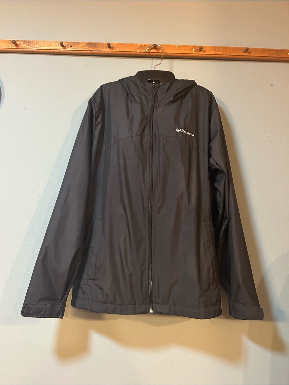 Columbia Women’s Black Hooded Rain Shell Jacket